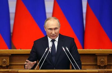 プーチン氏の心理戦　天然ガス武器で欧州翻弄