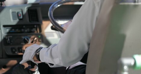 「直線道路でスピードを上げ…」添乗員が選ぶ「最悪のバス運転手」2選