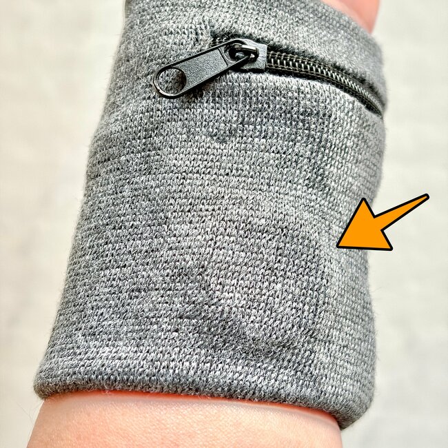 「4件目でやっと見つけた」「ようやく買えた」セリアの“天才すぎるポーチ”ミニ財布がわりに使えて便利！「散歩とかちょっと出るときに便利」