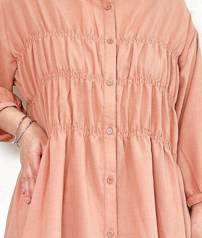 【ワークマン】華やかで大人かわいい！2300円の「着痩せトップス」お尻をまるっと隠せて、体型カバーもばっちり！