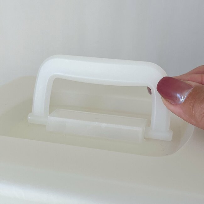 薬がたっぷり入って便利！3COINSの“オシャレ大容量ボックス”何個も欲しくなる優秀さです！「透け感がカワイイ」「たくさん入ります」