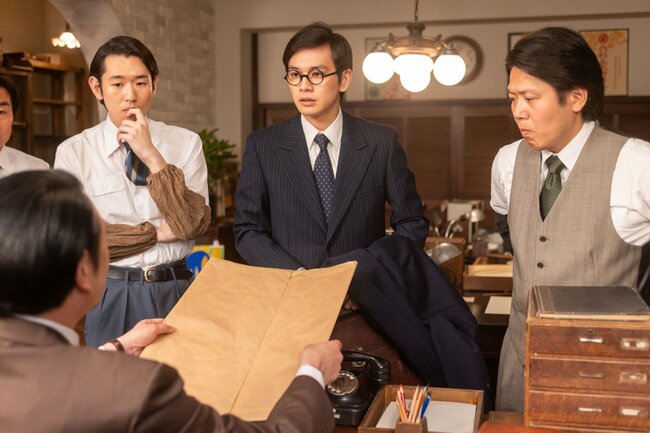 「やなせたかし×三越包装紙」の実話、“たっすいがー”嵩が見せた仕事人の顔【あんぱん第88回】
