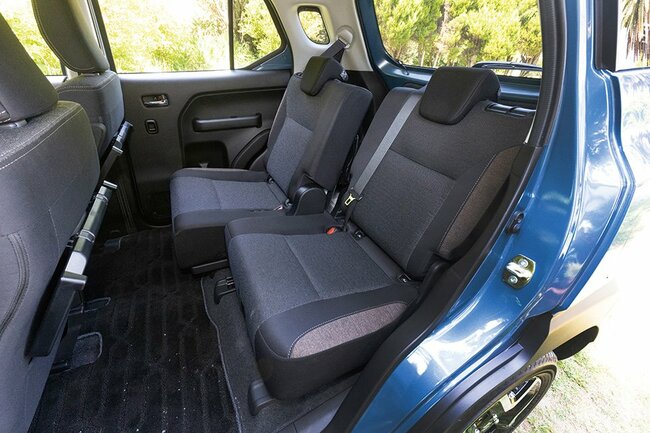 スズキ・クロスビーリアシート