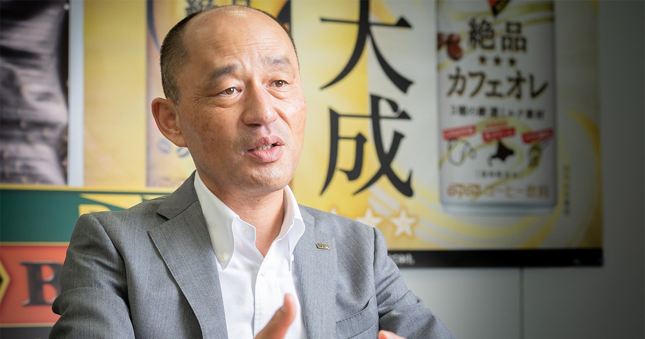 自販機市場が9年連続縮小でも「逆張り投資」をする理由、ダイドー社長に聞く