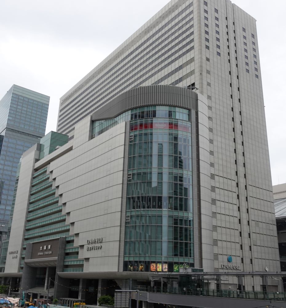 阪神優勝セールに沸く阪神百貨店、同じグループなのに阪急うめだが「セールなし」のワケ