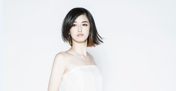 現代アーティスト小松美羽の「三年周期」で進めていく画家人生