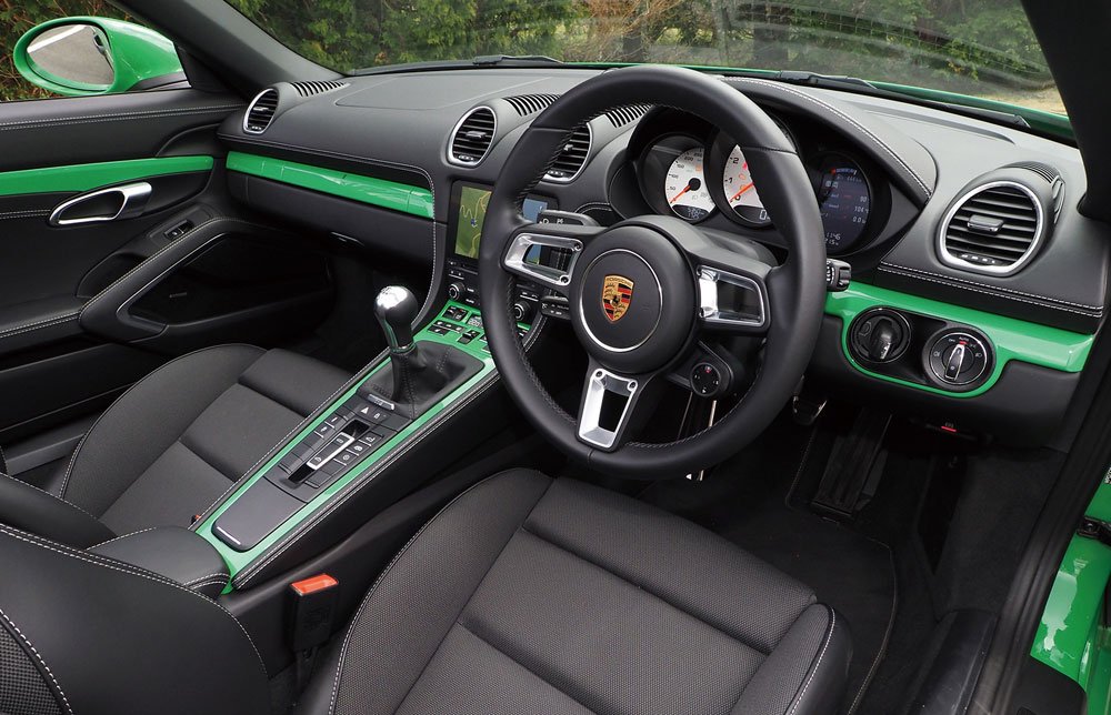 ポルシェ718ボクスターGTS4.0インパネ