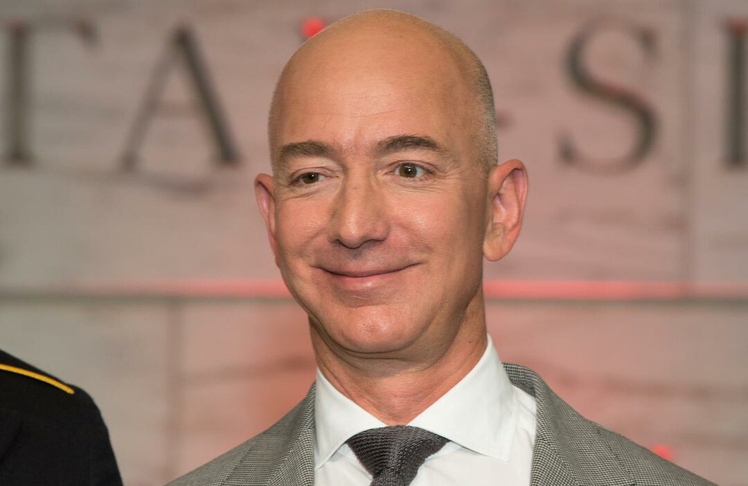 脅迫された米アマゾン・ベゾスCEOの「反撃」が全米の話題に