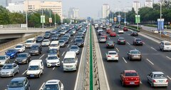 クルマの電動化社会は進化するか、鍵を握るパワートレーンの行方