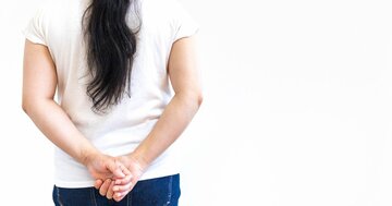 「垂れ尻」さんはやってみて！ 壁に向かって10回やってほしいこと