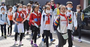 中国に迫る少子高齢化、経済で米国超えの夢にも影