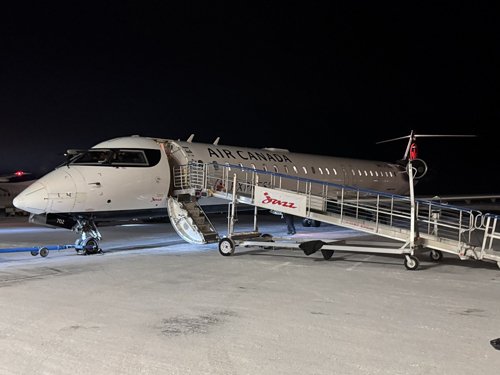 ……と分かっているのに、タラップの手すりに素手で触れてしまいました。凍結することはありませんでしたが、2日間ほど、やけどのような痛みがありました。軽い凍傷になっていたんですな