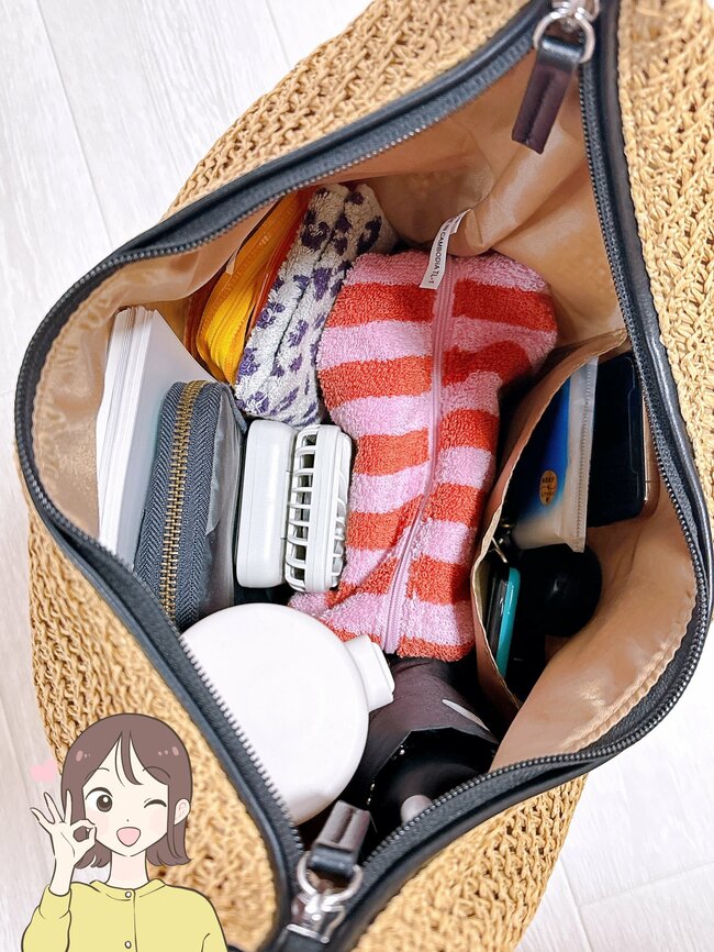 「高見え商品です」「荷物がたくさん入る」GUの“2990円バッグが”オシャレな上に大容量！「50代でもラフすぎずに持てそう」《購入レビュー》