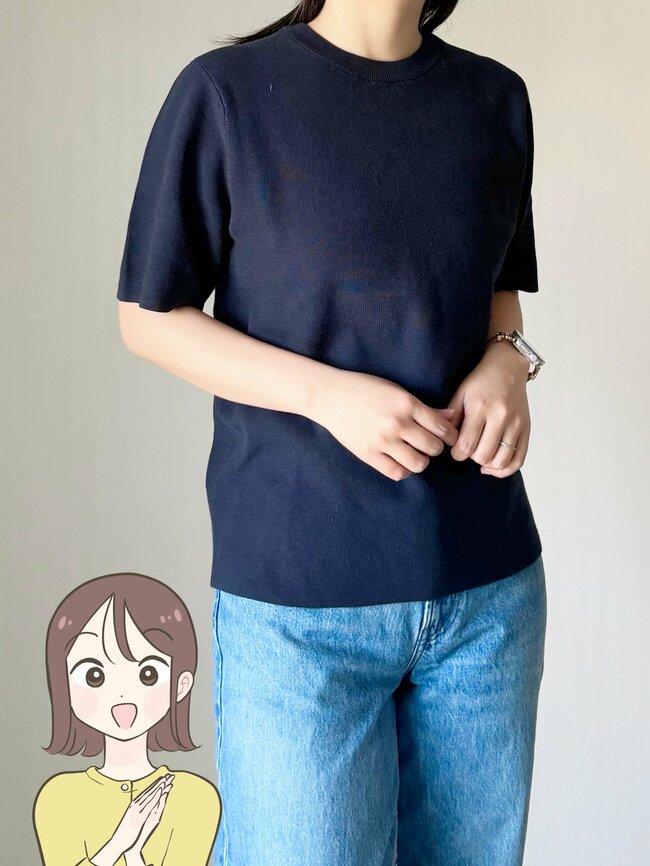 「夫婦で色違いを購入」「3枚購入しました」ユニクロの“高見えトップス”たっぷり着回せるのがお気に入り！「半袖でもきちんと感が出る」【購入レビュー】