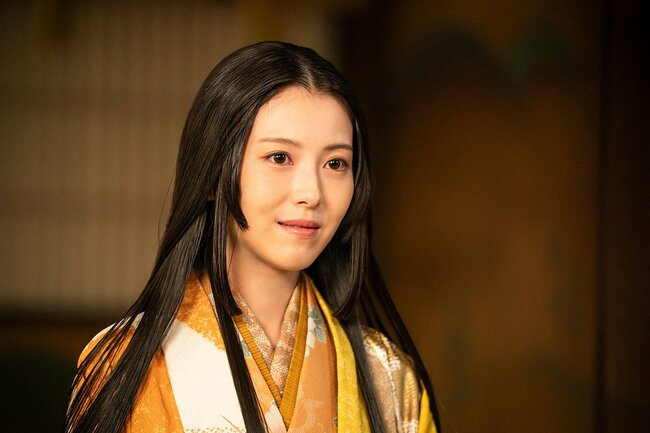 秀吉の正妻、寧々（ねね、演：浜辺美波）は子どもに恵まれなかった　（C）NHK