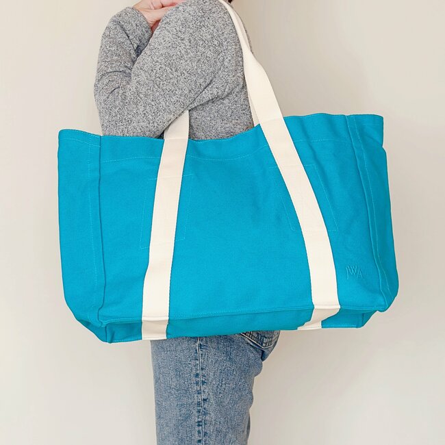 「ペットボトル10本ぐらいは楽勝」ユニクロ×JWAの“大容量バッグ”3990円→1990円は破格すぎでしょ！「旅行にもジムにも便利」「たくさん入るので重宝してます」