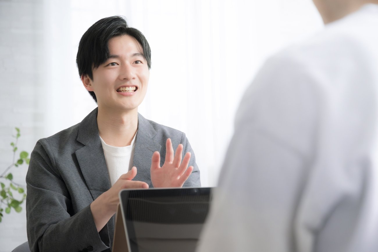 【言語化力】三流は「思ったままを口にする」。二流は「考えながら言葉にする」。では一流は？