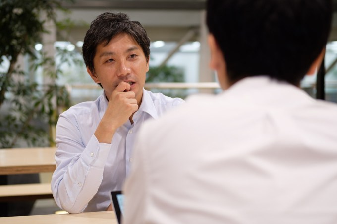 事業を成功させた「何者でもない」というコンプレックス【諸藤周平さんに聞く Vol.2】