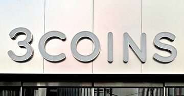 カードや診察券が40枚入った!3COINSの“ぺたんこ財布”ガバッと開くからお会計がスムーズ!「買って正解でした」「かさばらない大きさで使いやすい」《購入レビュー》