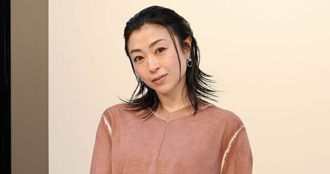 宇多田ヒカルが英語インタビューで連発した「とてもアメリカ人っぽい」口グセ