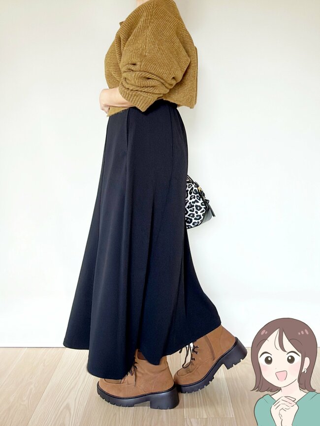 下半身がキレイに見える！GUの“2990円→1990円スカート”シルエットが完璧すぎる！「やっと見つけた理想のスカート！」「お腹やお尻が気になりません」