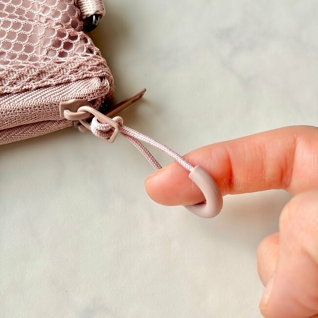 カード15枚が余裕で入った！無印良品の“ミニ財布になる収納ポーチ”が天才すぎる！「やっと購入できました！」「再入荷メールを見てすぐに購入」