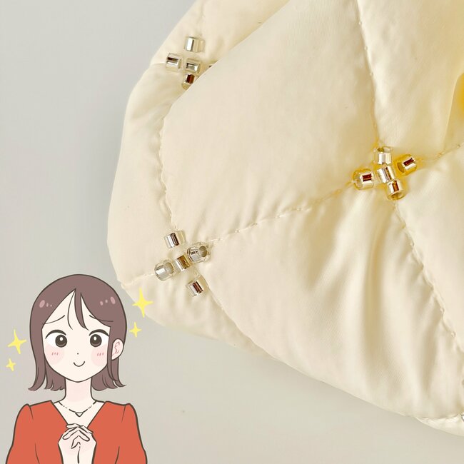 「色違いで3つも購入」3COINSの“ふわふわミニポーチ”かわいすぎて思わずまとめ買いしちゃった！「一目惚れして速攻ゲット」「見る度に気分が上がります！」