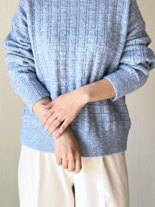 50%オフはお得すぎる…！グローバルワークの“ふわふわニット”上半身をまるっとカバーしてくれて嬉しい！「もっちり暖かい！」「この冬一番のお買い物かも」