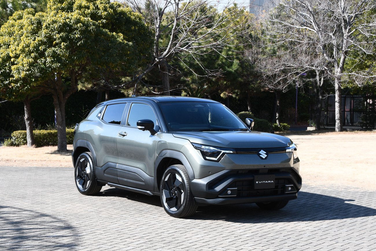 撮影用車両として用意されていたXグレードのフロントまわり外観。タイヤサイズやホイールなどもZと同一