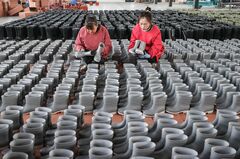 中国の輸出マシン、欧米抜きで動き続けられるか