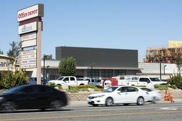 米アマゾン、食品スーパー出店へ前進 年内にも1号店