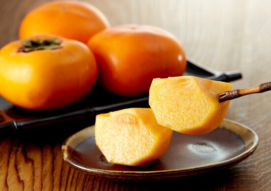 【ウソのような本当の話】「柿」を食べすぎると「胃に石ができる」という驚愕事実