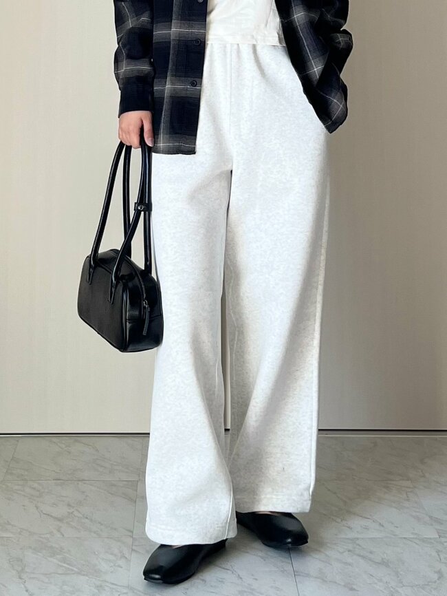 「冬の夜の外歩きでも寒くない」GUの“おしゃれスウェット”シルエットが綺麗だし、肉厚でとっても暖かい！「部屋着と普段着、両方いける」「体型をひろわず着心地も最高」