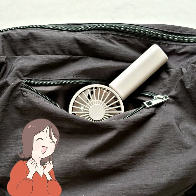 「ペットボトルと傘の収納が独立」3COINSの“天才が考えたバッグ”荷物が濡れなくて嬉しい！「デザイン良し、コスパ良し」「たくさん入ります！」《購入レビュー》