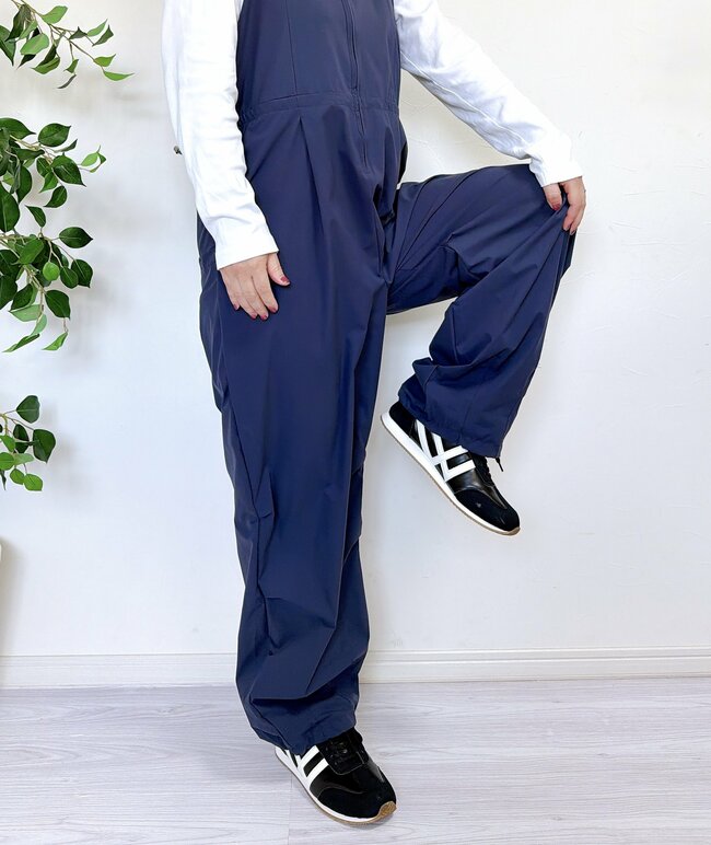  すぽんと着るだけで可愛い…！ワークマン新作の「楽ちんサロペット」サラッと着られて体型カバーできる！