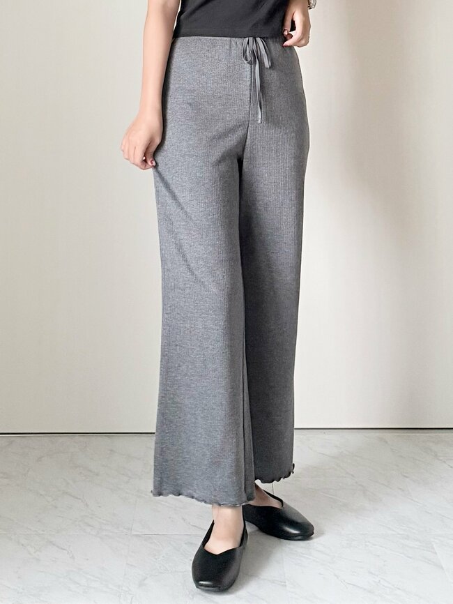 スウェット感覚ではけて楽ちん！GUの「着回しパンツ」1990円とは思えないオシャレさで、秋冬コーデに大活躍です！《購入レビュー》
