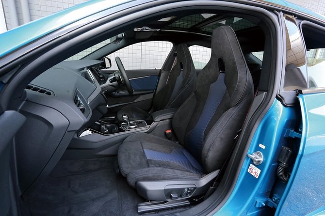 BMW・M235i・xドライブ・グランクーペ前席