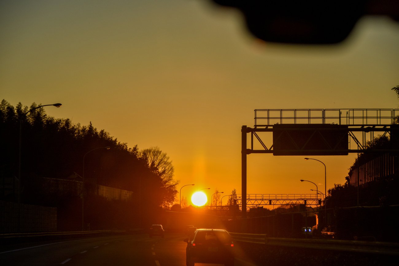 「車道を走る自転車」にクルマが絶対やらないといけないこと【道交法改正】