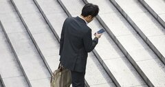 「スマホに1日平均11時間を捧げる現代人」が知っておきたい集中の話