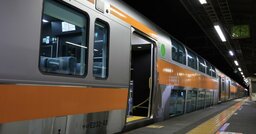 グリーン車の自由席でおばあちゃんが「席を譲りなさい！」→何と言って断るのが正解？〈再配信〉