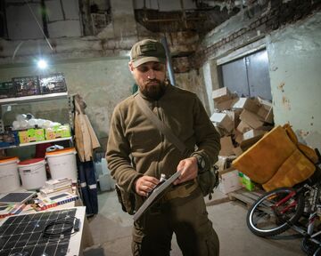 ウクライナ志願兵、軍事教官は民間人