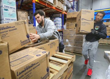 ビール・塗料・フライドポテト、米で相次ぐ値上げ　イラン戦争で