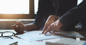 融資判断を高度化する「否決先データ」、教育ローン分析で見えた信用スコアリングモデルと人的審査の組み合わせの有用性