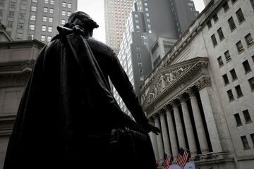 空前の米株高、オプション市場は異なるシグナル