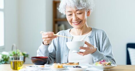 76歳の医師が勧めるスゴイ食べ物「ウーロン茶に漬けておやつに」「栄養がすべて入ってる」