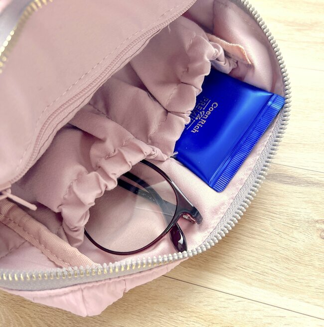 かわいすぎて色違いもほしい!しまむら×サンリオの「ポケットたくさんポーチ」たっぷり収納できるし、ガバッと開いて使いやすい!