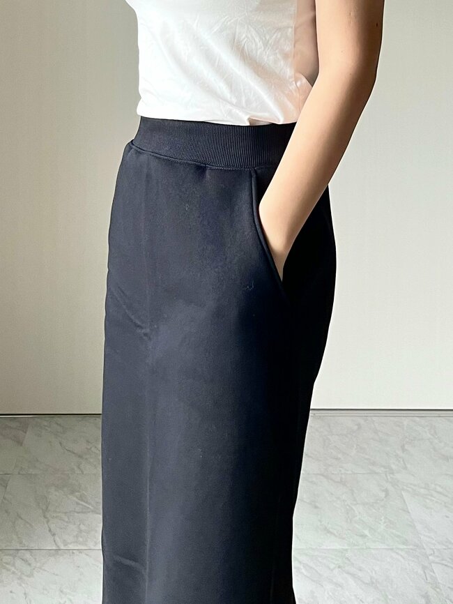 「色違いで買い足しました」GUの“ぽかぽかスカート”きれいめコーデにも使えて優秀です！「冬にはきたい暖かいスカート」「下にタイツを履くと寒さ知らずです」