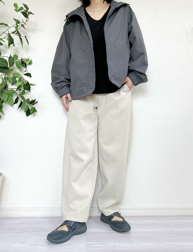 1万歩も余裕じゃん…！無印良品の“スニーカーみたいなサンダル”オシャレなのに歩きやすくて快適！「素足で履くの楽すぎ」「真冬以外ずっと履いてる」