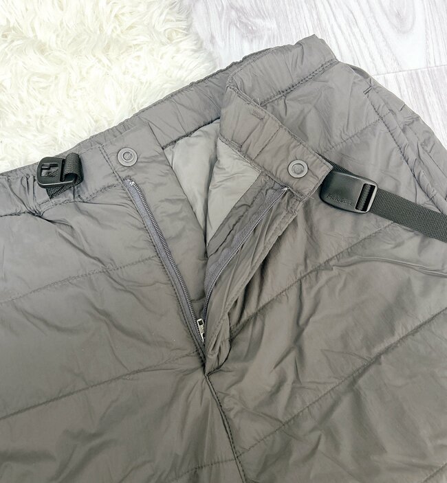 「冬の必需品!」ワークマンの“寝袋みたいなパンツ”がポカポカすぎて手放せない…!「寒さゼロ!」「暖かくてやめられない」