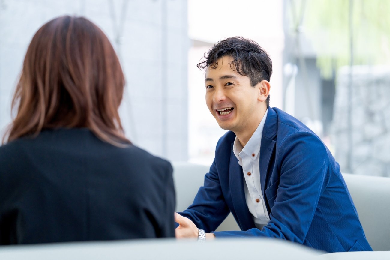 ダメなリーダーは部下に「何でも話して」と言う。優秀なリーダーは“意見を言えない部下”に何と言う?